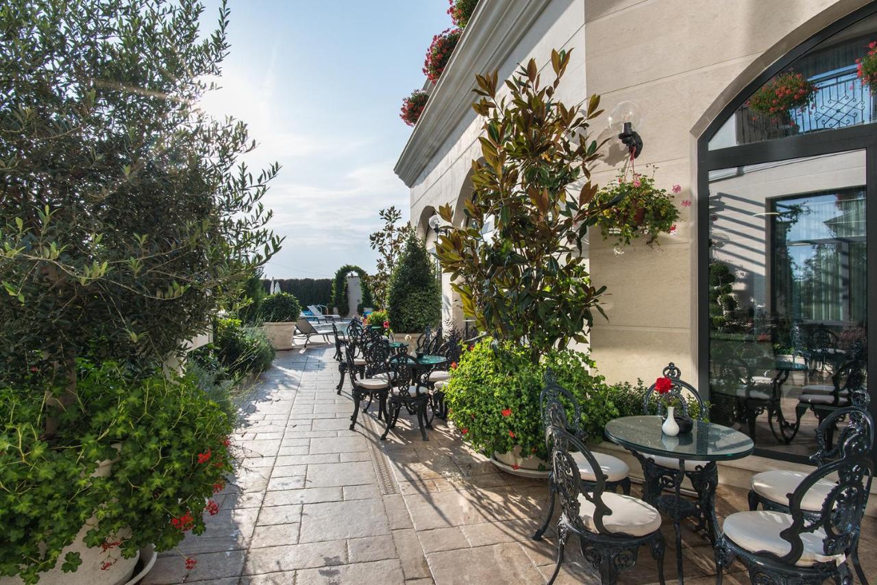 Casa Di Fiore Spa And Medical Hotel, Mineral Pools & Private Beach Kranevo Exterior photo The terrace