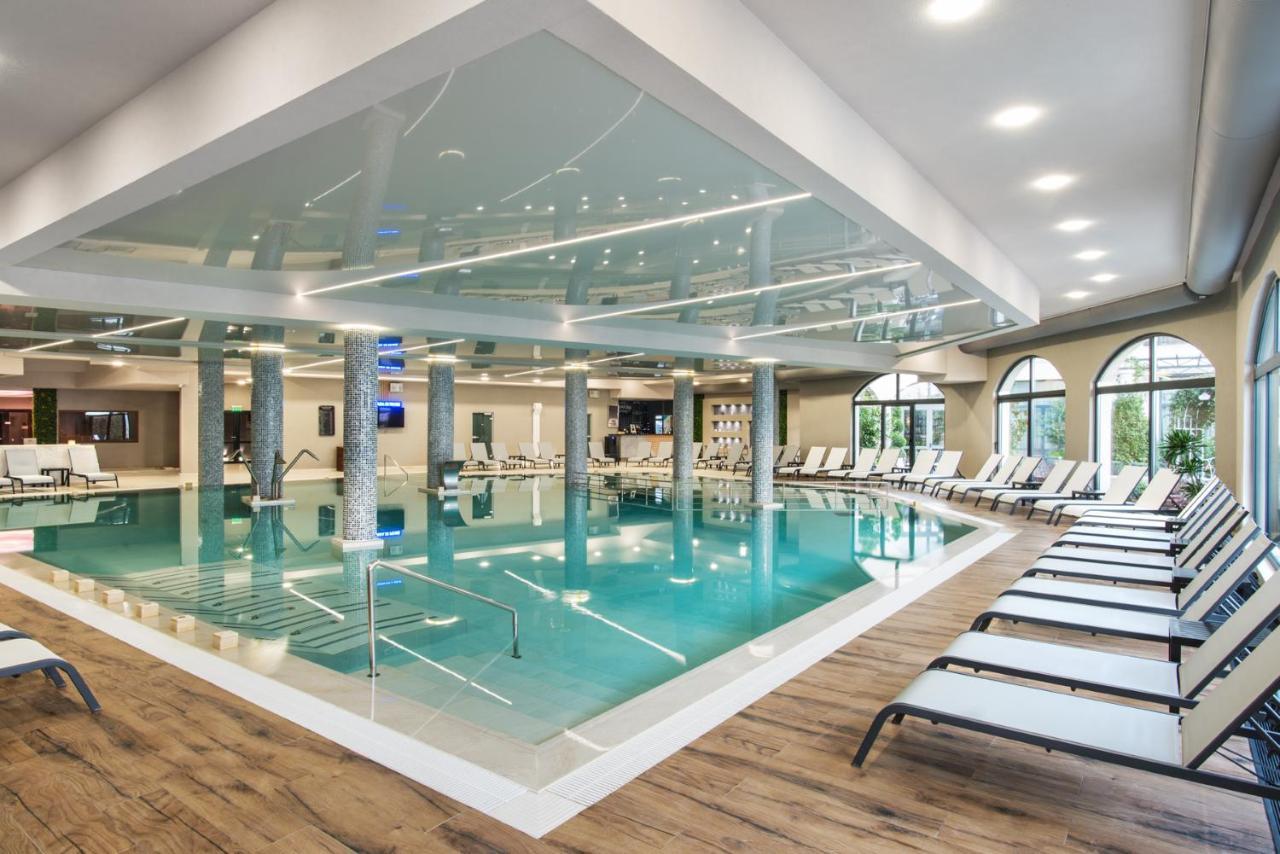 Casa Di Fiore Spa And Medical Hotel, Mineral Pools & Private Beach Kranevo Exterior photo The swimming pool