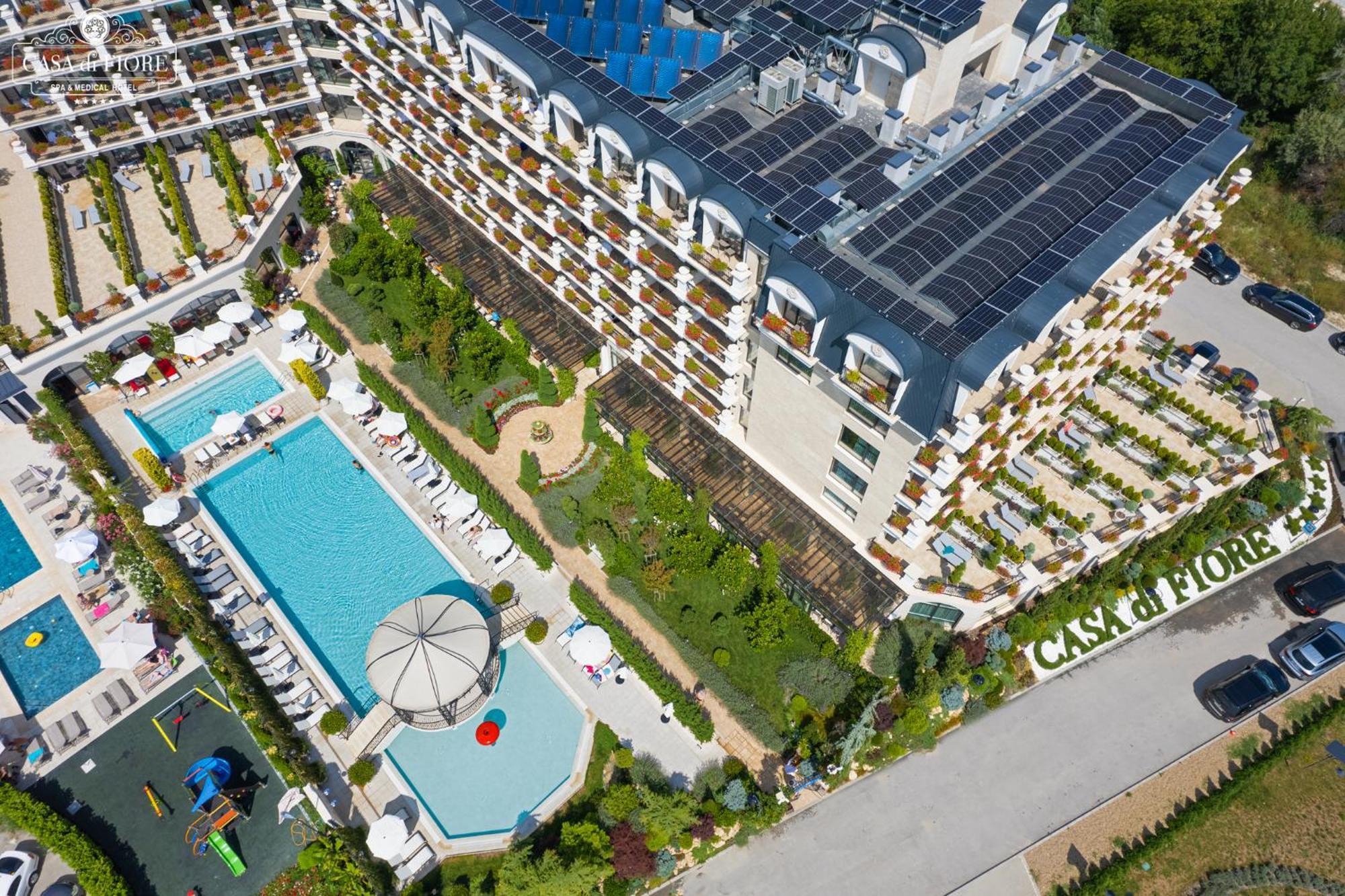 Casa Di Fiore Spa And Medical Hotel, Mineral Pools & Private Beach Kranevo Exterior photo Solar panels on a hotel
