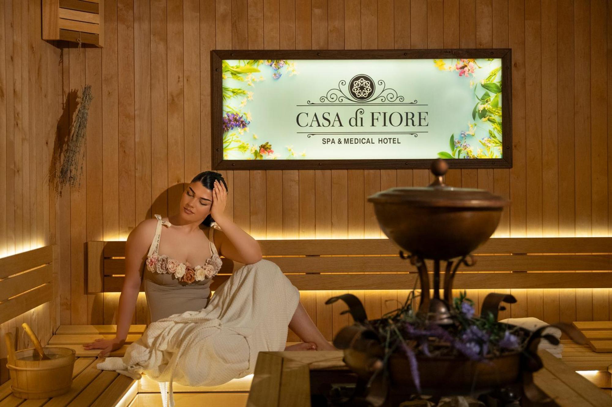 Casa Di Fiore Spa And Medical Hotel, Mineral Pools & Private Beach Kranevo Exterior photo A woman in a spa
